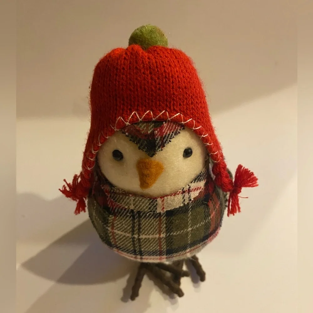 Target Wondershop 2014 Featherly Friends Plaid w/Red Hat LNWOT